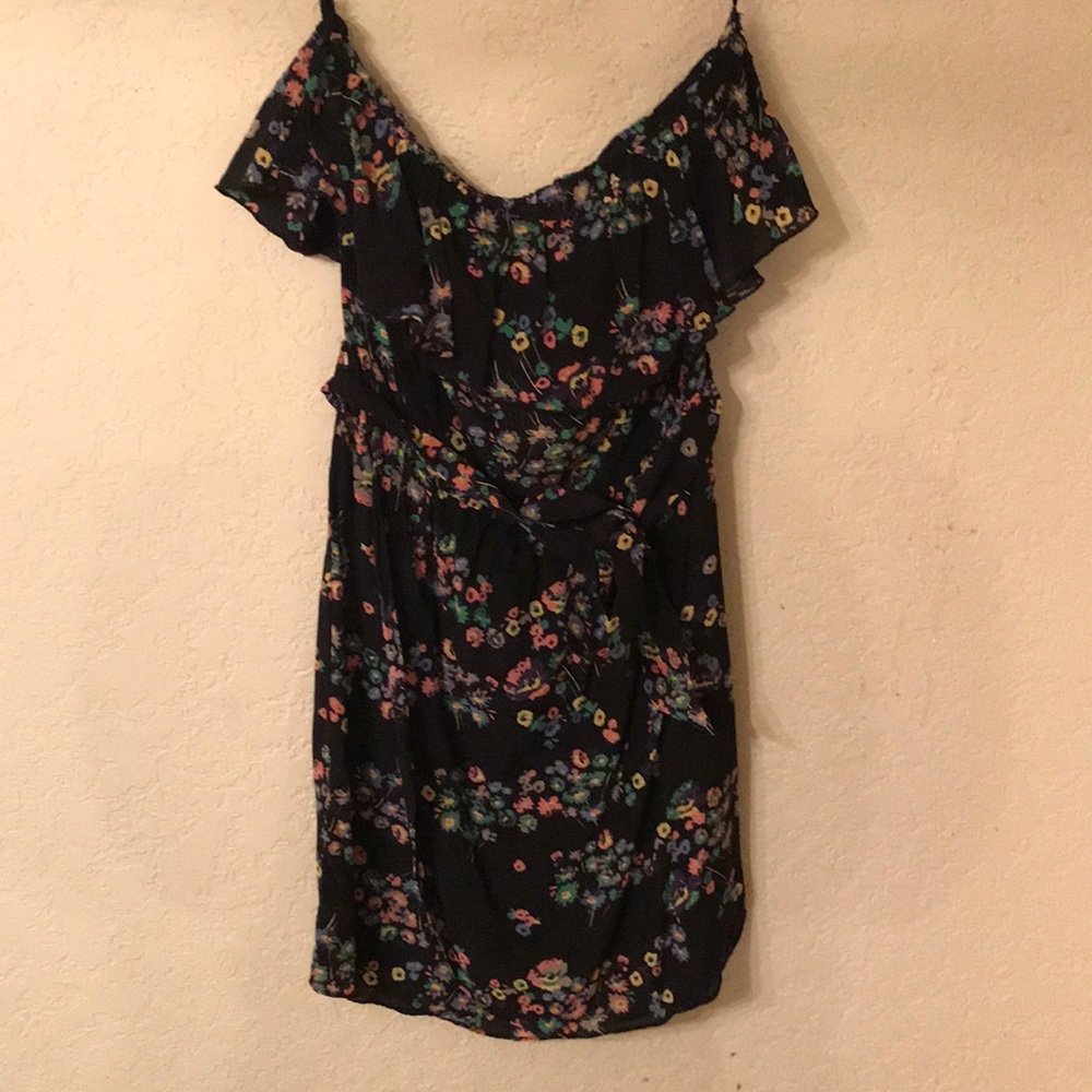 Black flowered mini dress with bow and slit